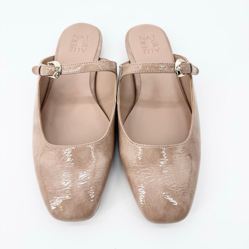 Naturalizer Apple Mary Jane Mule Flats Warm Taupe Patent 8.5W (Wide Width)
